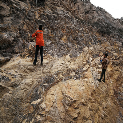 山西阳泉盂县主动防护网施工图片4