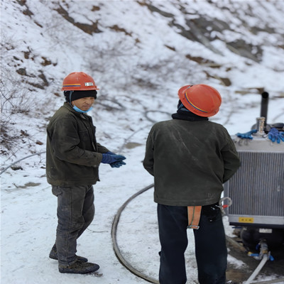 河南洛宁县新华崇阳电站右岸边坡防护网施工图片2